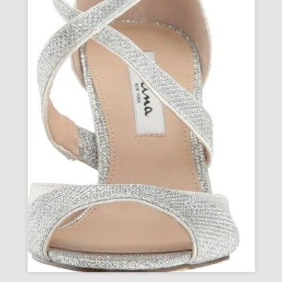 NEW NINA Women's Celosia Dress Sandal Silver Reflective SZ 10 - Picture 3 of 8